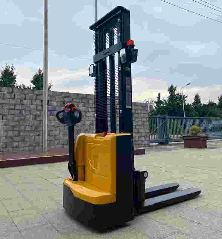 CDDW1630 Electric Pallet Stacker 1600kg Load 3000mm Lift Height