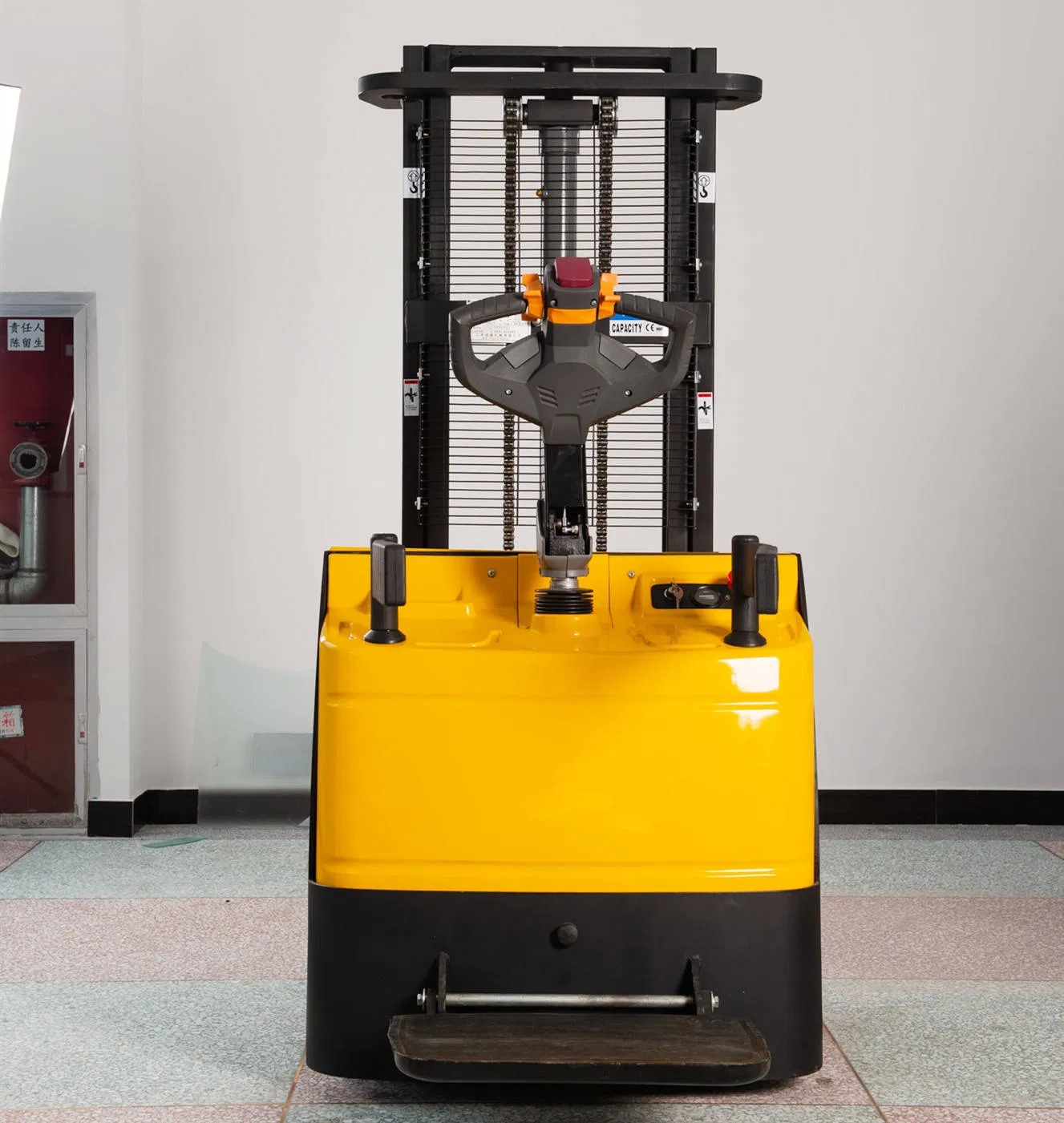Electric Pallet Stacker with 500mm Load Center 1070mm Fork Length and 1738/2099mm Turning Radius